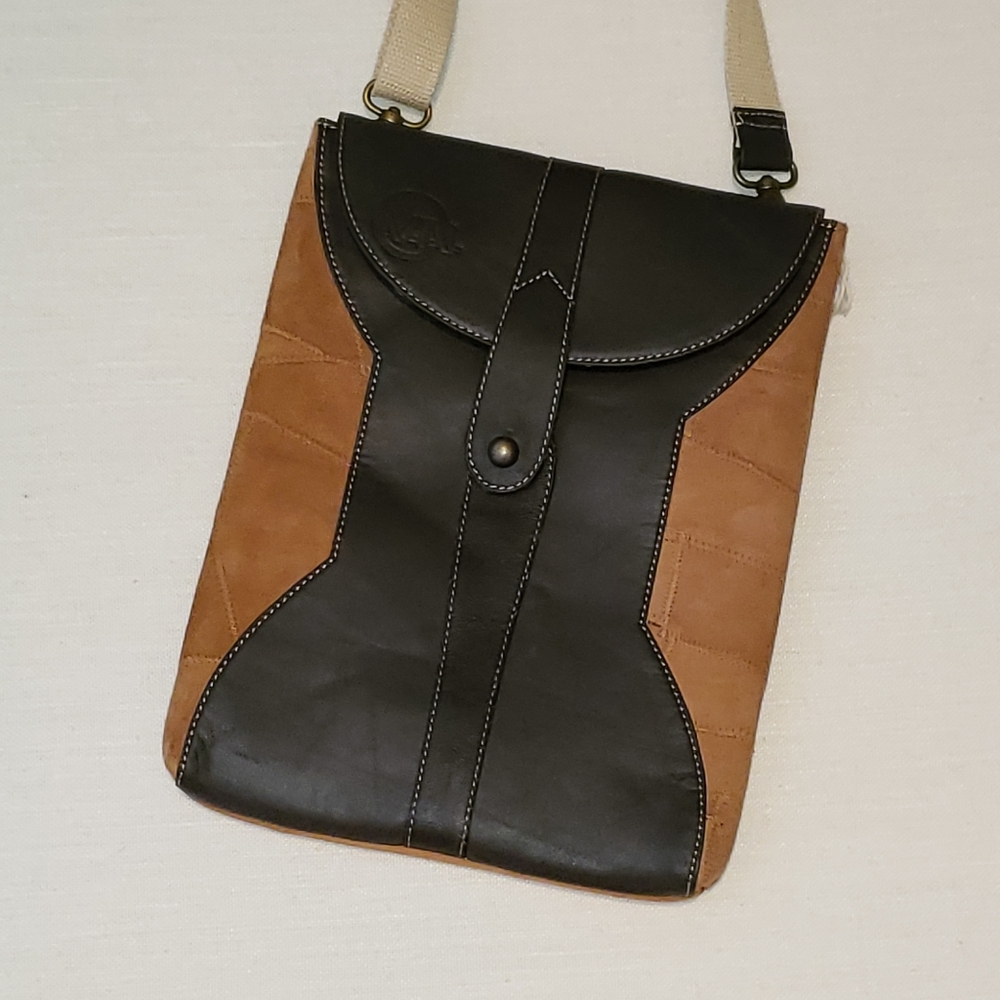 Vaan & Co axel crossbody bag NWOT